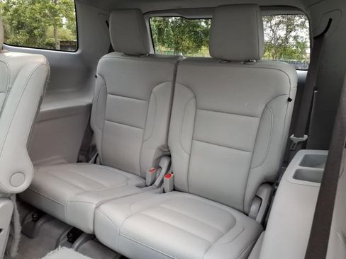 Used 2018 GMC Acadia SLT FWD image 9