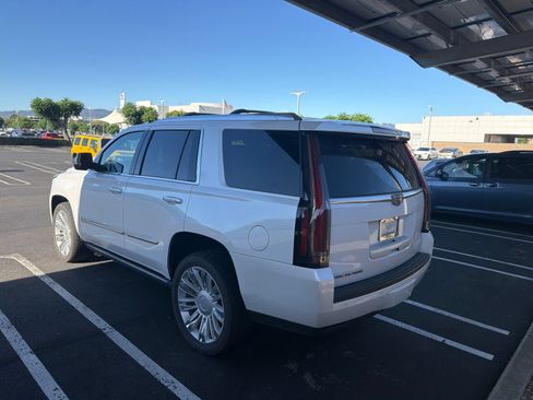 Used 2016 Cadillac Escalade Platinum AWD/4WD image 4