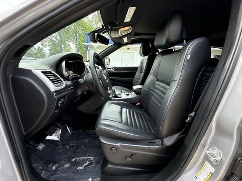 Used 2018 Jeep Grand Cherokee Limited AWD/4WD image 18