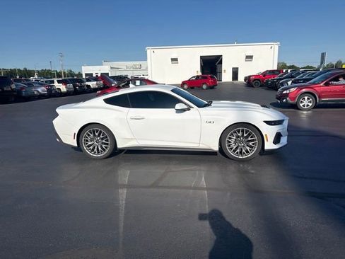 Used 2025 Ford Mustang GT Premium RWD image 9