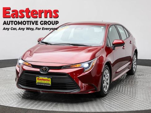 Used 2024 Toyota Corolla LE FWD image 1