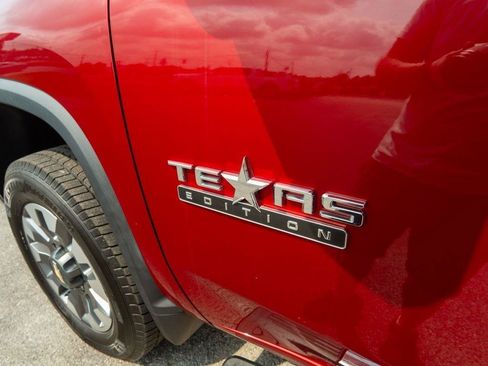 Used 2021 Chevrolet Silverado 2500 LT w/ Texas Edition AWD/4WD image 10