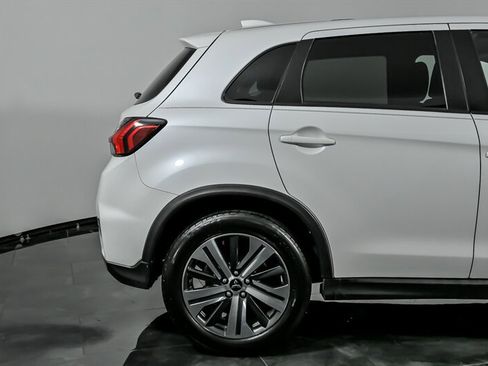 Used 2020 Mitsubishi Outlander Sport ES FWD image 11
