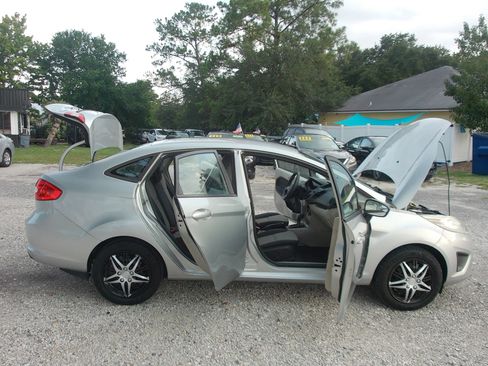 Used 2012 Ford Fiesta S FWD image 30