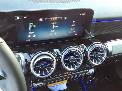 New 2026 Mercedes-Benz GLB 250 4MATIC image 5