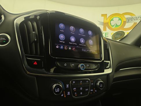 Used 2022 Chevrolet Traverse LT FWD image 22