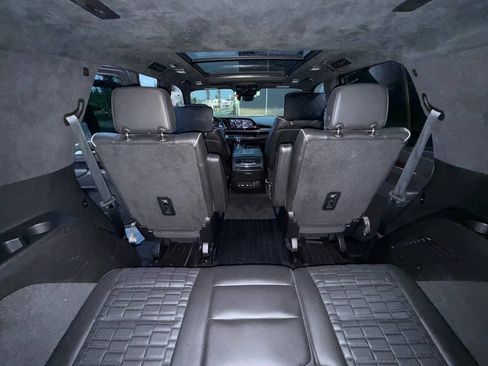 Used 2022 Cadillac Escalade Sport Platinum w/ Heavy-Duty Trailer Package AWD/4WD image 46