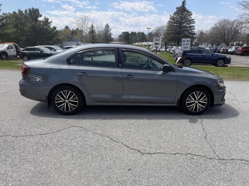 Used 2018 Volkswagen Jetta Wolfsburg Edition FWD image 6