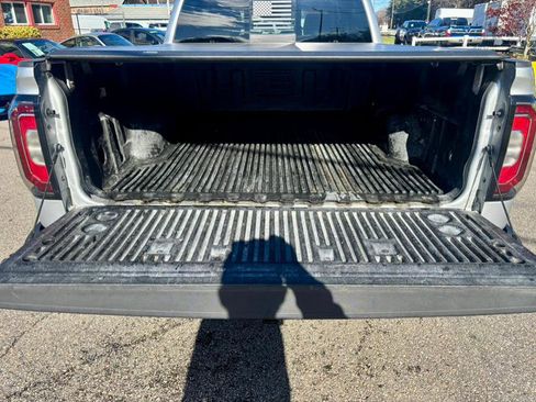 Used 2018 GMC Sierra 1500 SLT w/ SLT Premium Package image 28