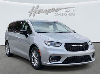 New 2026 Chrysler Pacifica Limited video 2