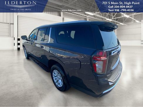 Used 2023 Chevrolet Suburban LT image 7