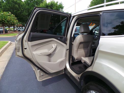 Used 2017 Ford Escape Titanium FWD image 30