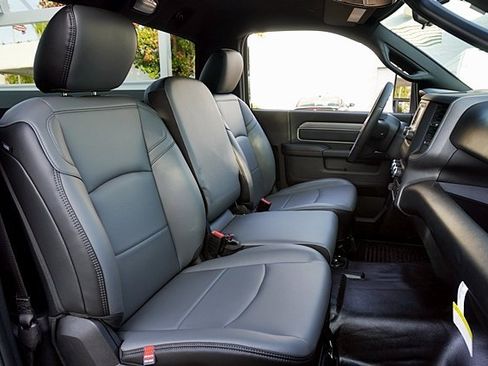 New 2024 RAM 2500 Tradesman w/ Chrome Appearance Group image 20