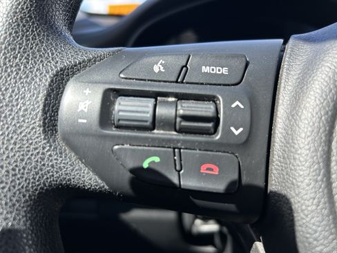 Used 2018 Kia Sorento FWD image 22