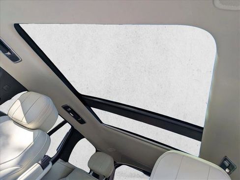 Certified 2023 Land Rover Range Rover SE AWD/4WD image 13