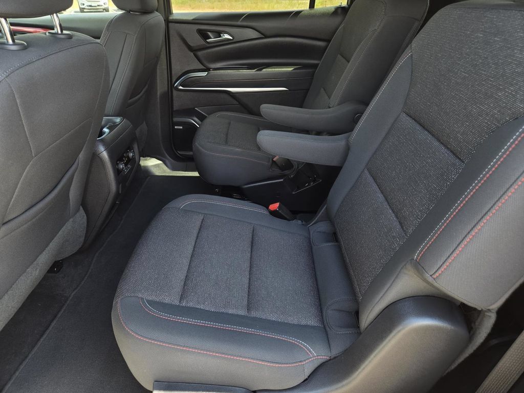 Used 2024 Chevrolet Traverse Z71 w/ Enhanced Driving Package AWD/4WD image 36