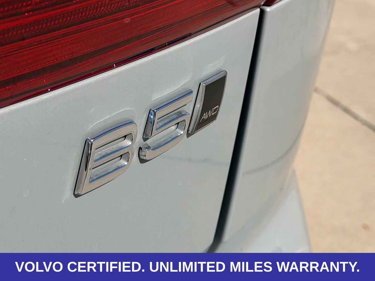 Certified 2024 Volvo XC60 B5 Plus w/ Protection Package Premier AWD/4WD image 14