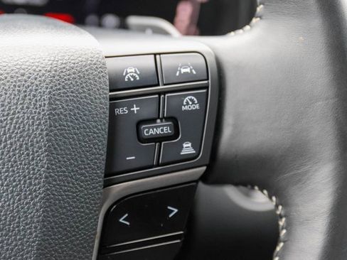 Used 2025 Toyota Camry SE image 25