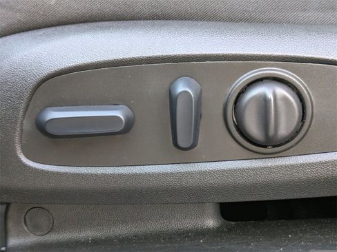 Used 2024 Chevrolet Equinox LT image 20