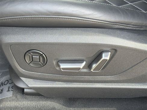 Used 2022 Audi e-tron S Prestige w/ Prestige Package image 24