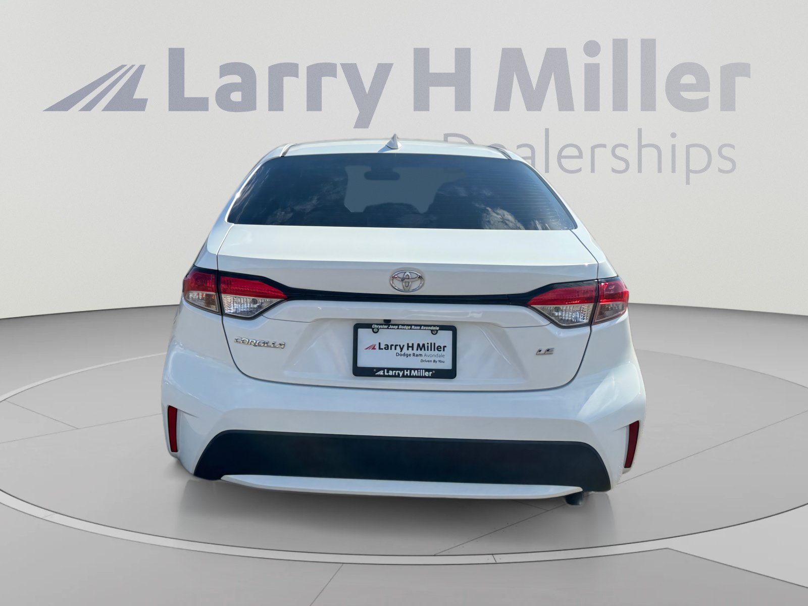 Used 2020 Toyota Corolla LE w/ Carpet Mat Package (TMS) FWD image 4