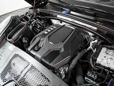 Used 2024 Porsche Macan Turbo image 13
