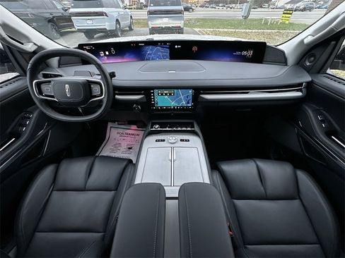 New 2025 Lincoln Navigator Reserve image 20