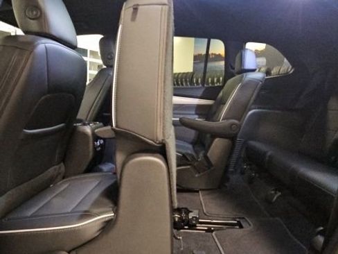 Used 2025 Buick Enclave Preferred image 33