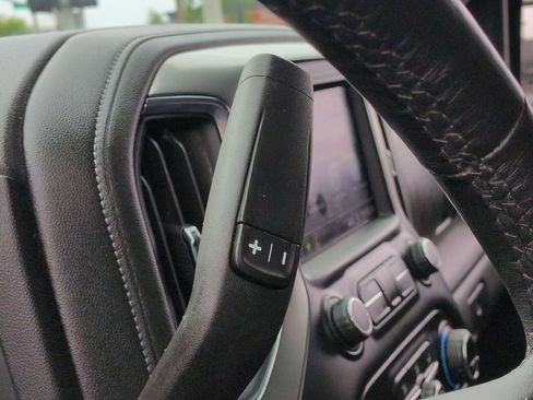 Used 2020 Chevrolet Silverado 1500 RST AWD/4WD image 17