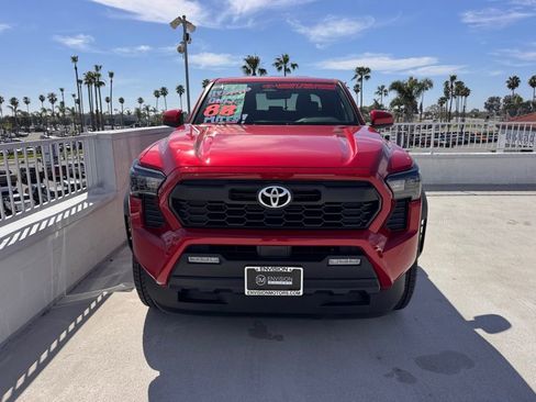 Used 2025 Toyota Tacoma TRD Off-Road image 3