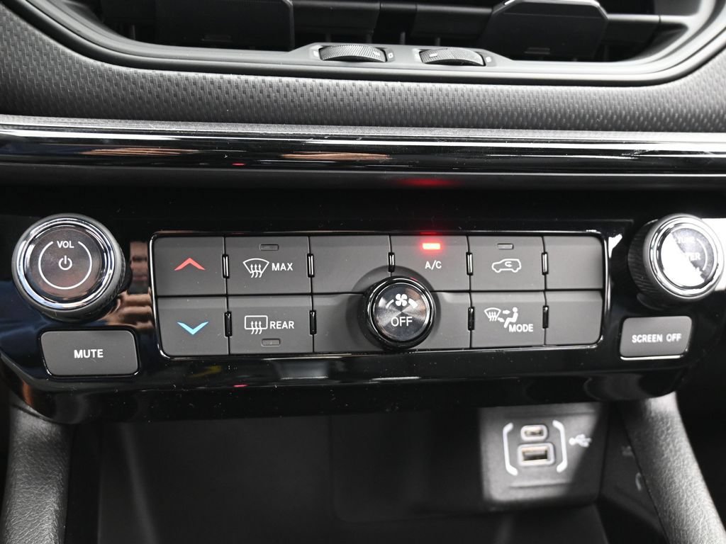 New 2026 Jeep Compass Latitude AWD/4WD image 21