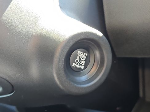 Used 2025 RAM ProMaster 2500 w/ Safety Group image 17