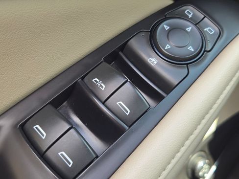 Used 2018 Buick Enclave Essence FWD image 30