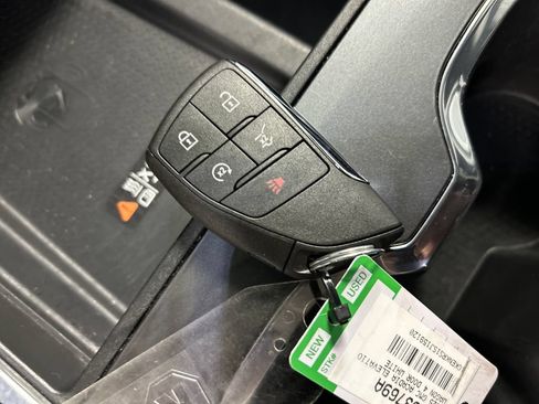 Used 2025 GMC Acadia Elevation FWD image 21