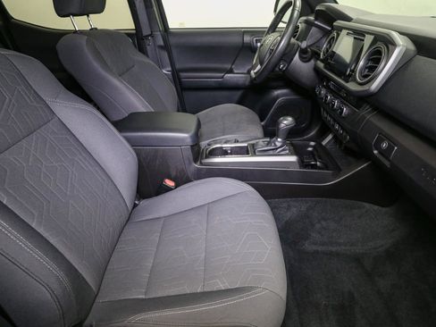 Used 2016 Toyota Tacoma TRD Off-Road image 17