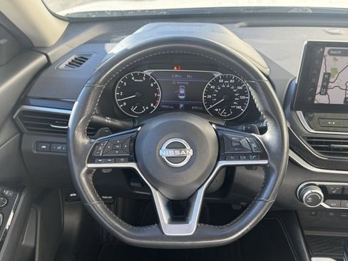 Used 2023 Nissan Altima 2.5 SR w/ SR Premium Package image 13