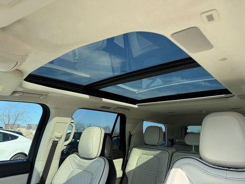 Used 2022 Lincoln Navigator Black Label image 7