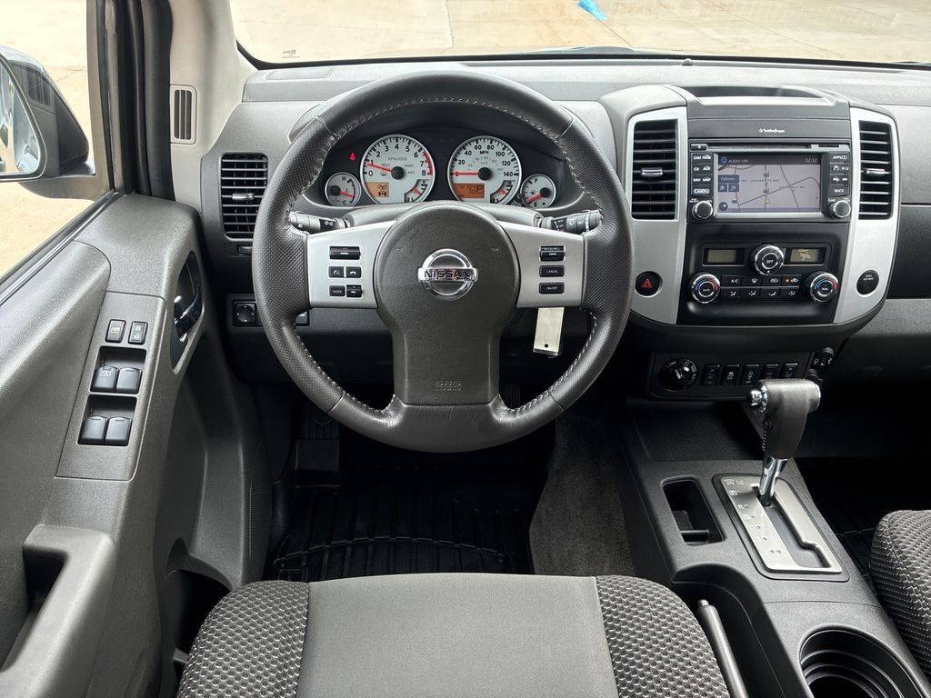 Used 2018 Nissan Frontier PRO-4X AWD/4WD image 13