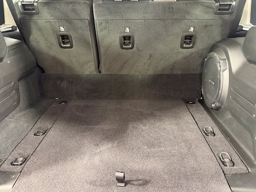 Used 2025 Jeep Wrangler Unlimited Sahara w/ Safety Group AWD/4WD image 17