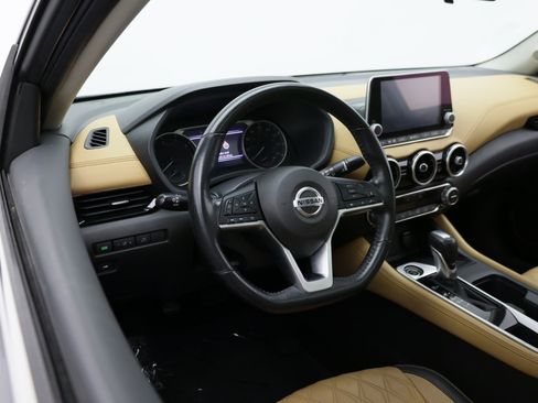 Used 2021 Nissan Sentra SV w/ SV Premium Package FWD image 10