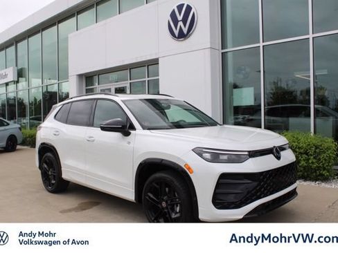 New 2026 Volkswagen Tiguan SE R-Line AWD/4WD image 1