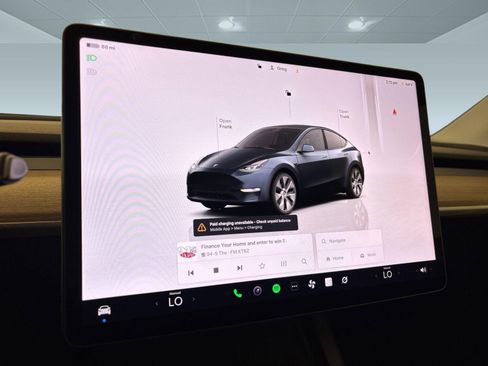Used 2024 Tesla Model Y Long Range AWD/4WD image 21