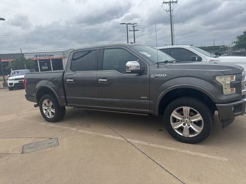 Used 2017 Ford F150 Platinum image 4