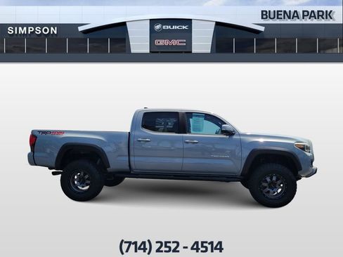 Used 2019 Toyota Tacoma TRD Off-Road w/ Technology Package AWD/4WD image 9