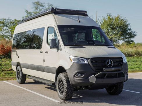 Used 2025 Mercedes-Benz Sprinter 2500 image 12