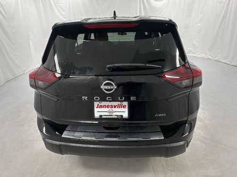 New 2026 Nissan Rogue SV w/ Cold Weather Package AWD/4WD image 4