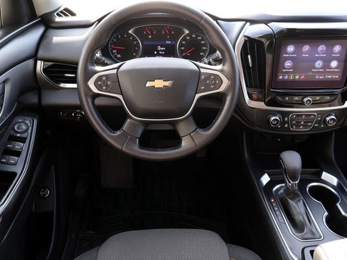 Used 2021 Chevrolet Traverse LT FWD image 17