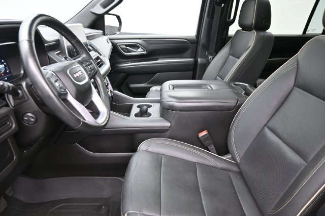 Used 2023 GMC Yukon XL SLT w/ SLT Premium Package AWD/4WD image 16