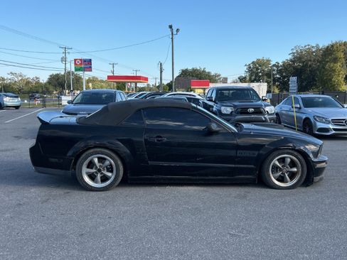 Used 2009 Ford Mustang GT image 4