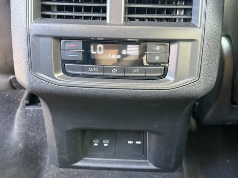 Used 2023 Volkswagen Atlas SE w/ Black Wheel Package AWD/4WD image 35
